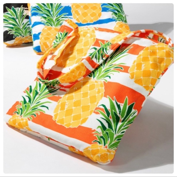 🧡RESTOCKED🧡New tangerine pineapple bag convertible beach towel🍍🍍 - Picture 9 of 9
